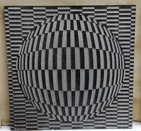Optical Sphere Checker Stone Relief — OS-SM-082